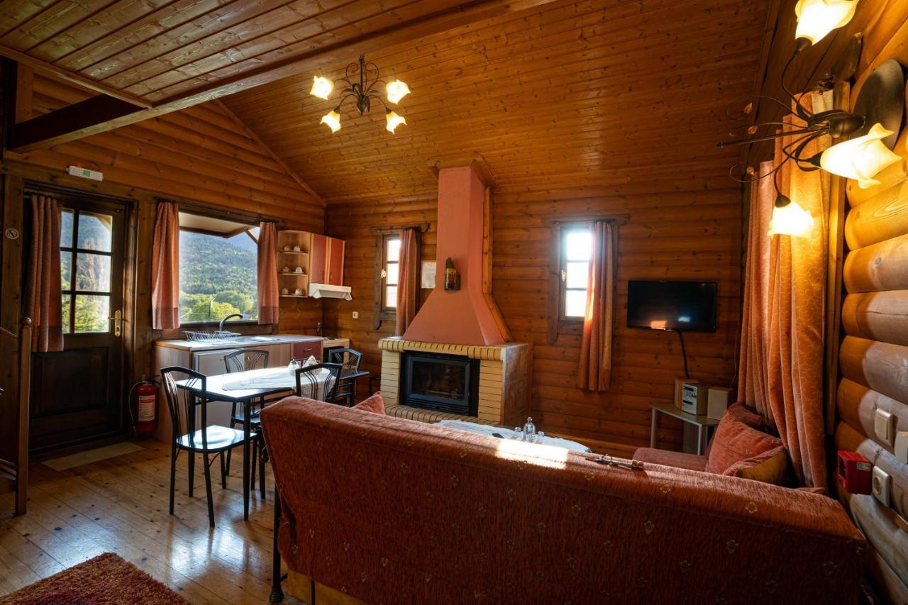 Chalet Likouresi Village Karpenísion Eksteriør bilde