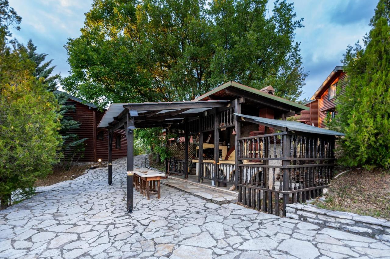Chalet Likouresi Village Karpenísion Eksteriør bilde